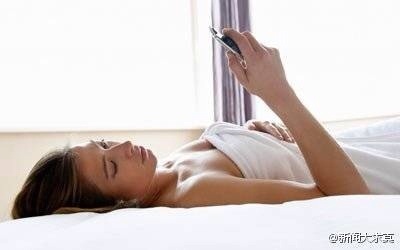 【手机放枕边会影响睡眠质量？】